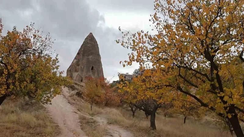 Doğal güzelliği, tarihi dokusu ve mistik atmosferiyle her mevsim ayrı bir güzelliğe bürünen Kapadoky