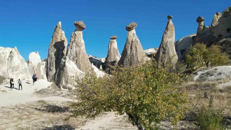 Doğal güzelliği, tarihi dokusu ve mistik atmosferiyle her mevsim ayrı bir güzelliğe bürünen Kapadoky