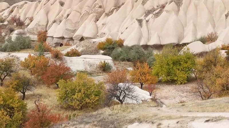 Doğal güzelliği, tarihi dokusu ve mistik atmosferiyle her mevsim ayrı bir güzelliğe bürünen Kapadoky