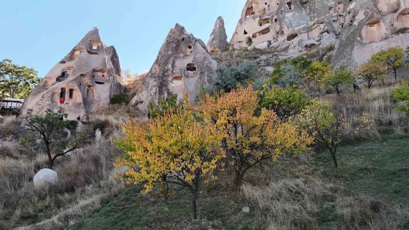 Doğal güzelliği, tarihi dokusu ve mistik atmosferiyle her mevsim ayrı bir güzelliğe bürünen Kapadoky