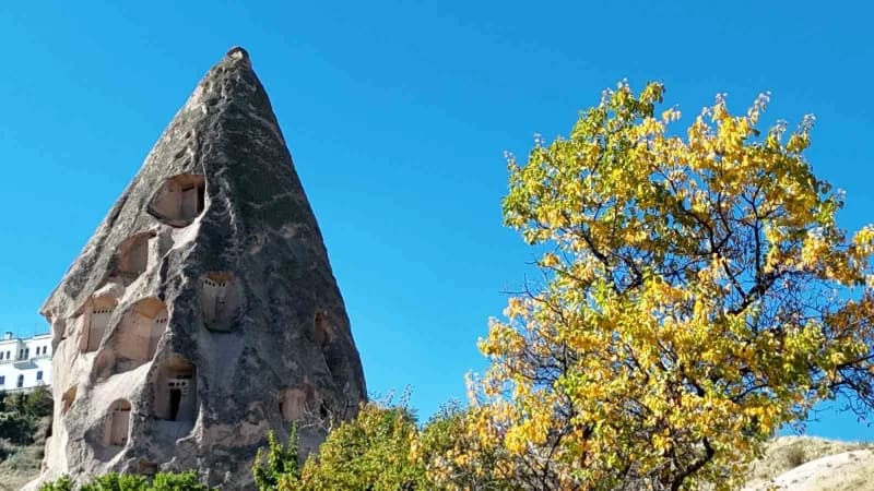 Doğal güzelliği, tarihi dokusu ve mistik atmosferiyle her mevsim ayrı bir güzelliğe bürünen Kapadoky