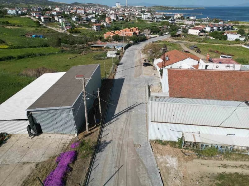 Karabiga Belediye Başkanı Ahmet Elbi, Karabiga beldesinde köy ve mahalle muhtarlarıyla bir araya geldiği toplantıda, Kar