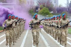 Karabük Safranbolu Jandarma Komando Eğitim Merkezi'nde mezuniyet töreninde komandoların gösterisi