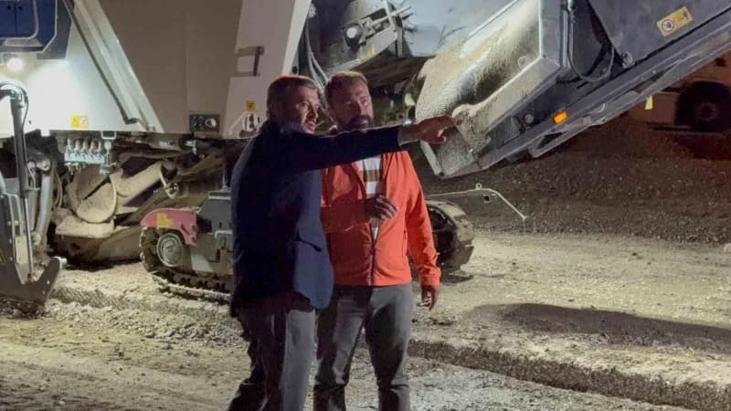Karabük Sanayi Kavşağı’nda trafik düzenlemesi için yürütülen yol genişletme ve altyapı çalışmaları