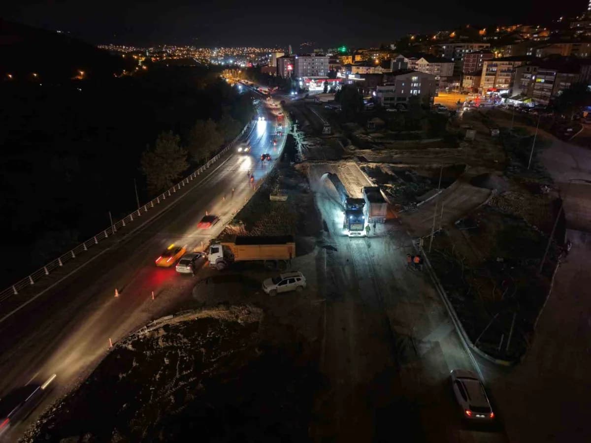 Karabük Belediye Başkanı Özkan Çetinkaya, Sanayi Kavşağı’nda devam eden Altyapı, üstyapı, drenaj ve yol genişletme çalış
