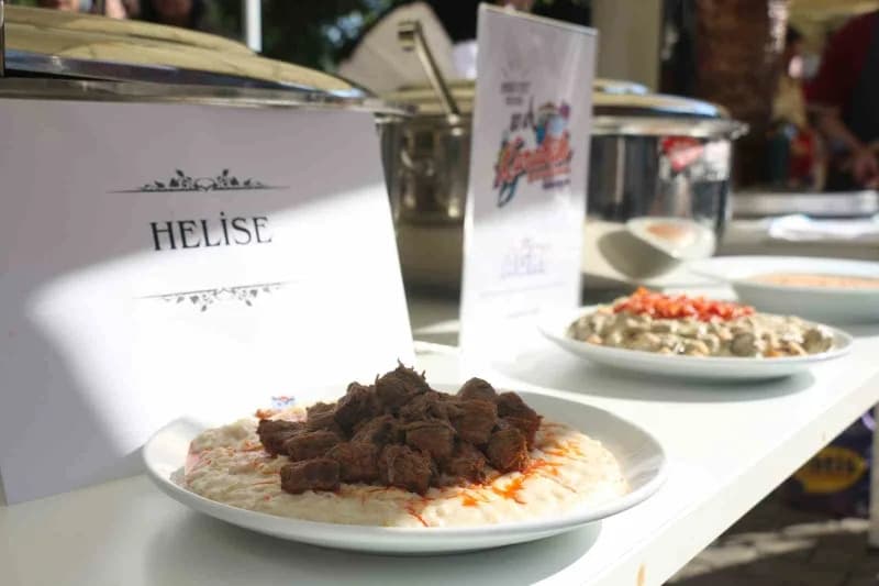Karabük Üniversitesi (KBÜ) tarafından düzenlenen "Kbüfest 81 İl Karabük Üniversitesinde Buluşuyor" etkinliğinde 81 ilden