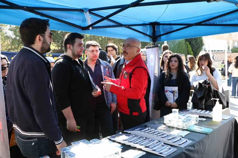 Karabük Üniversitesi (KBÜ) tarafından düzenlenen "Kbüfest 81 İl Karabük Üniversitesinde Buluşuyor" etkinliğinde 81 ilden
