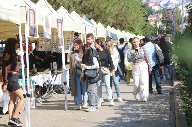 Karabük Üniversitesi (KBÜ) tarafından düzenlenen "Kbüfest 81 İl Karabük Üniversitesinde Buluşuyor" etkinliğinde 81 ilden
