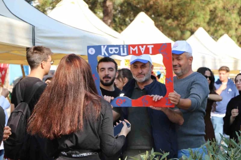Karabük Üniversitesi (KBÜ) tarafından düzenlenen "Kbüfest 81 İl Karabük Üniversitesinde Buluşuyor" etkinliğinde 81 ilden