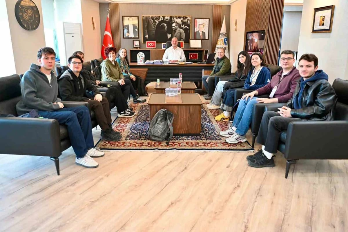 Karacabey’de MSGSÜ öğrencileri ve akademik ekip ilçenin kentsel ve kırsal yapısını inceleyen saha
