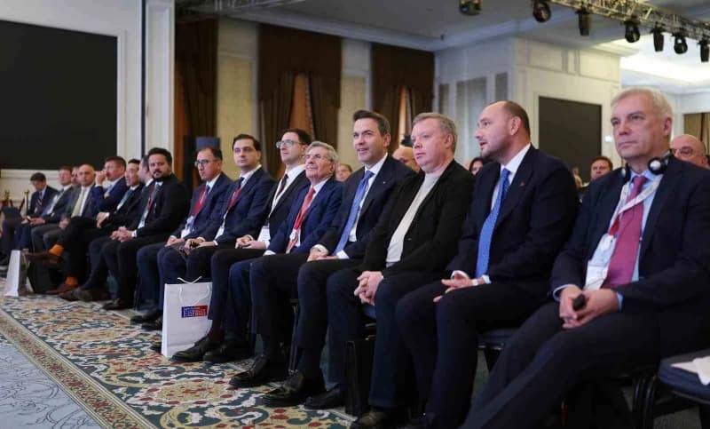 Enerji ve Tabii Kaynaklar Bakanı Alpaslan Bayraktar, "Petrol ve doğal gazın önümüzdeki yıllarda da K