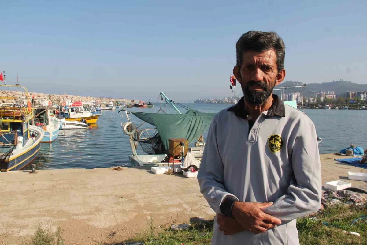 Karadeniz’de palamut balıklarının yoğun avcılığı ve deniz manzarası