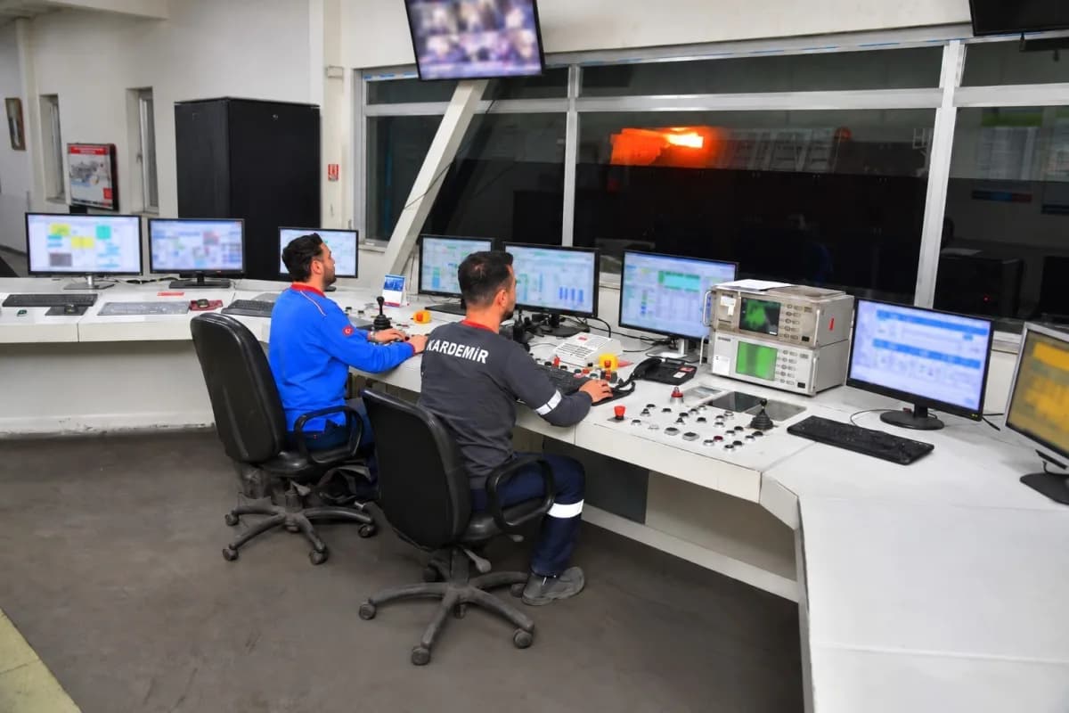 KARDEMİR fabrikasında dijital üretim sistemleri ve yapay zeka uygulamalarının kullanıldığı üretim sahası