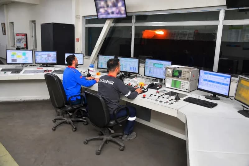 KARDEMİR fabrikasında dijital üretim sistemleri ve yapay zeka uygulamalarının kullanıldığı üretim sahası