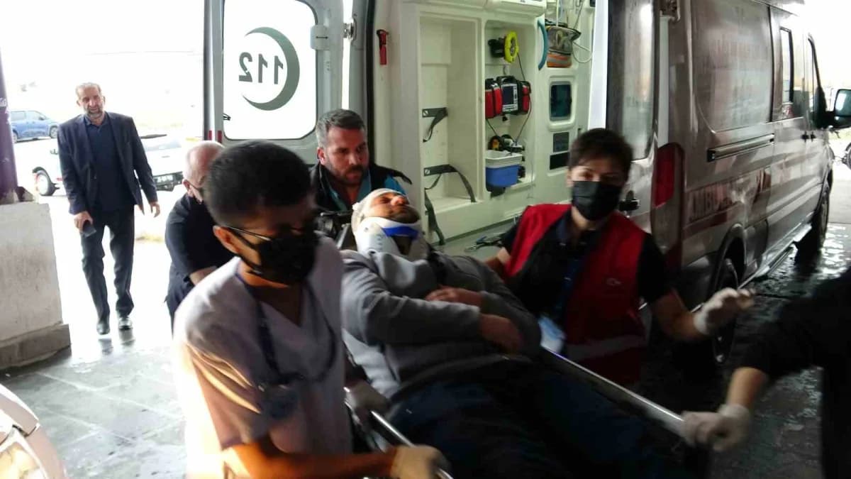 Kars Kafkas Üniversitesi Sağlık Araştırma ve Uygulama Merkezi'nde Hastane Afet Planı tatbikatı yapıldı