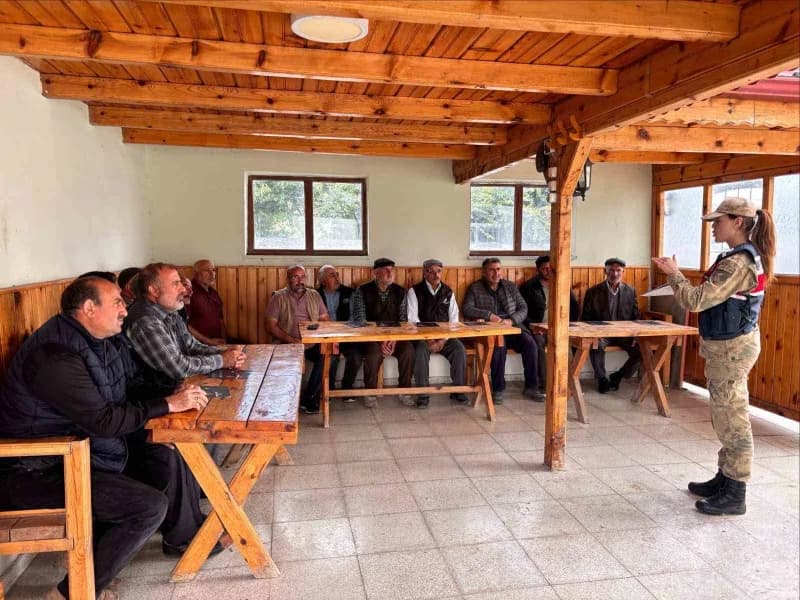 Kars’ta 152 vatandaşa KADES ve 6284 Sayılı Kanun anlatıldı(Kars-iha)