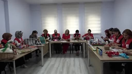Kars’ta kadınların el emeği ürünleri hayır çarşılarında satışa sunuluyor
