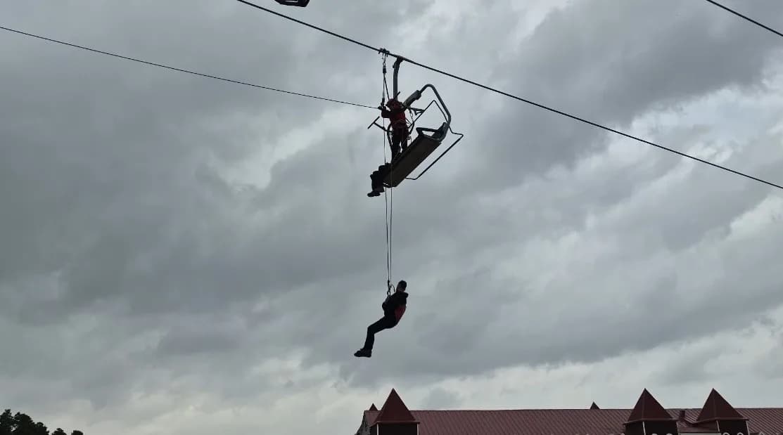 Kars’ta yağmur altında nefes kesen kurtarma tatbikatı!