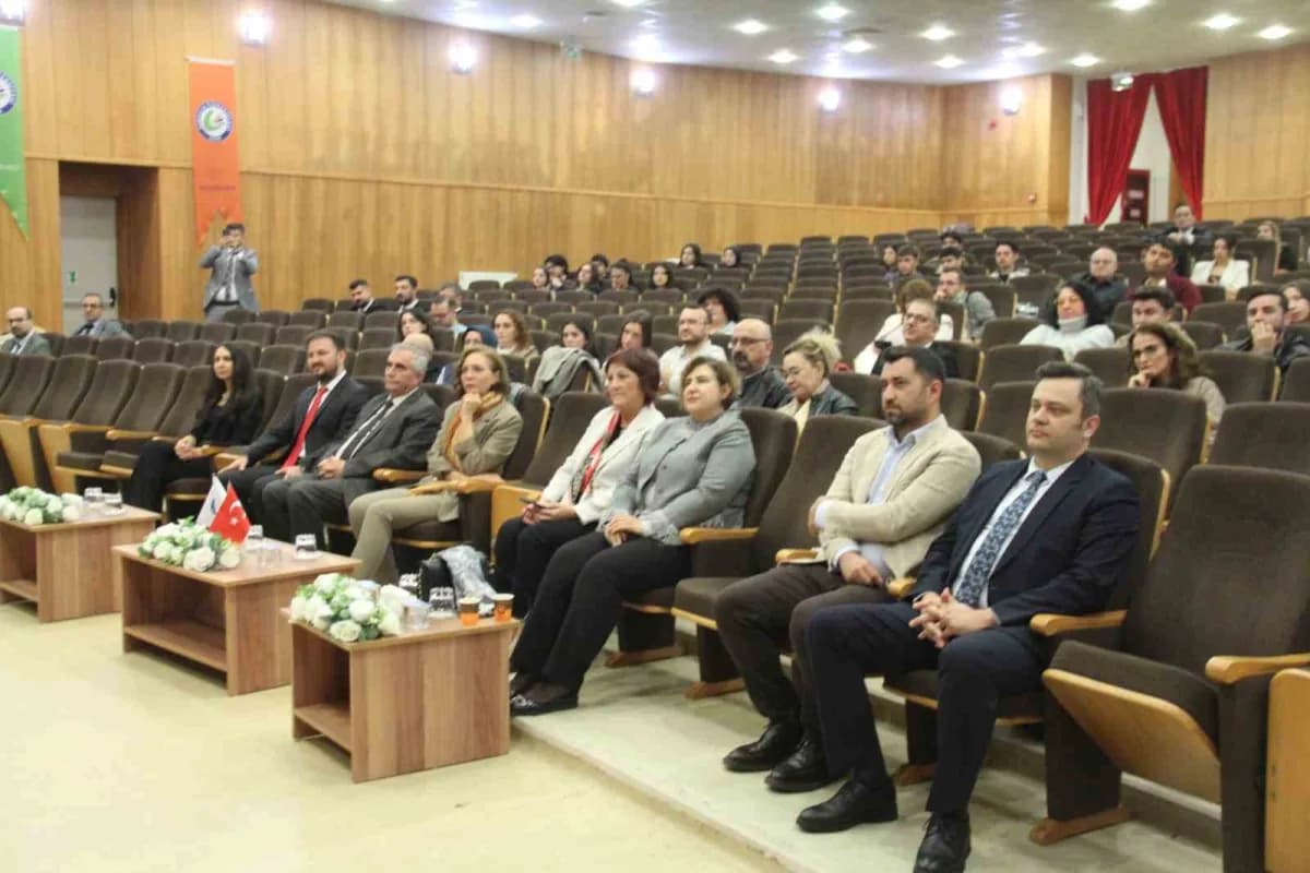 Klinik Enteral Parenteral Nütrisyon Derneği (KEPAN) tarafından Giresun Üniversitesi Ömer Halisdemir Konferans Salonu’nda