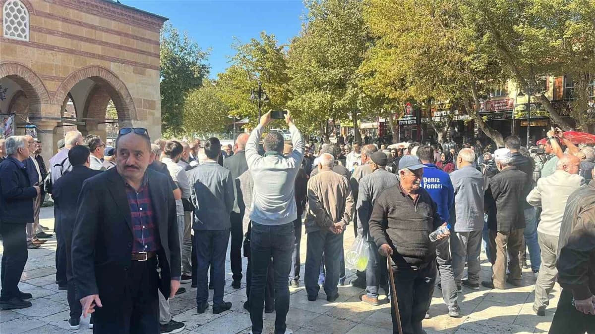 Kastamonu’da Nasrullah Meydanı’nda Milli İrade Platformu tarafından 7 Ekim Aksa Tufanı’nın yıl dönümü dolayısıyla basın