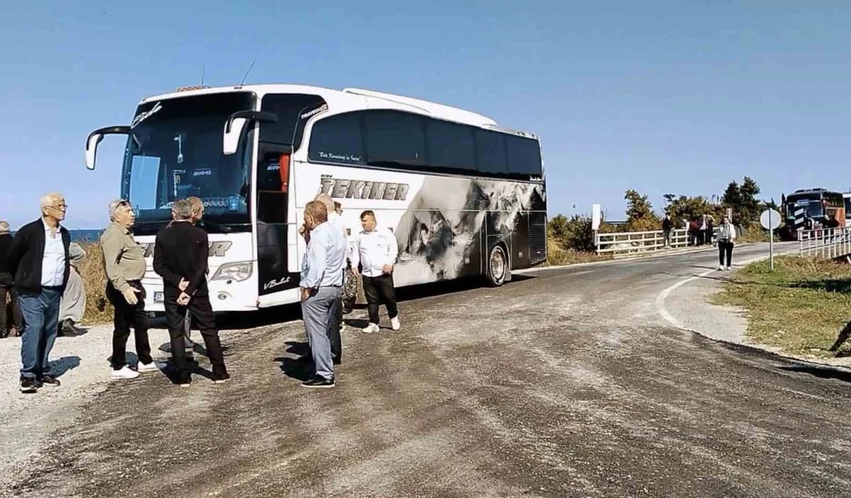 Kastamonu’nun Cide ilçesinde heyelan sebebiyle 14 aydır ulaşıma kapalı olan Cide-Bartın kara yolunda ulaşım 5 kilometrel