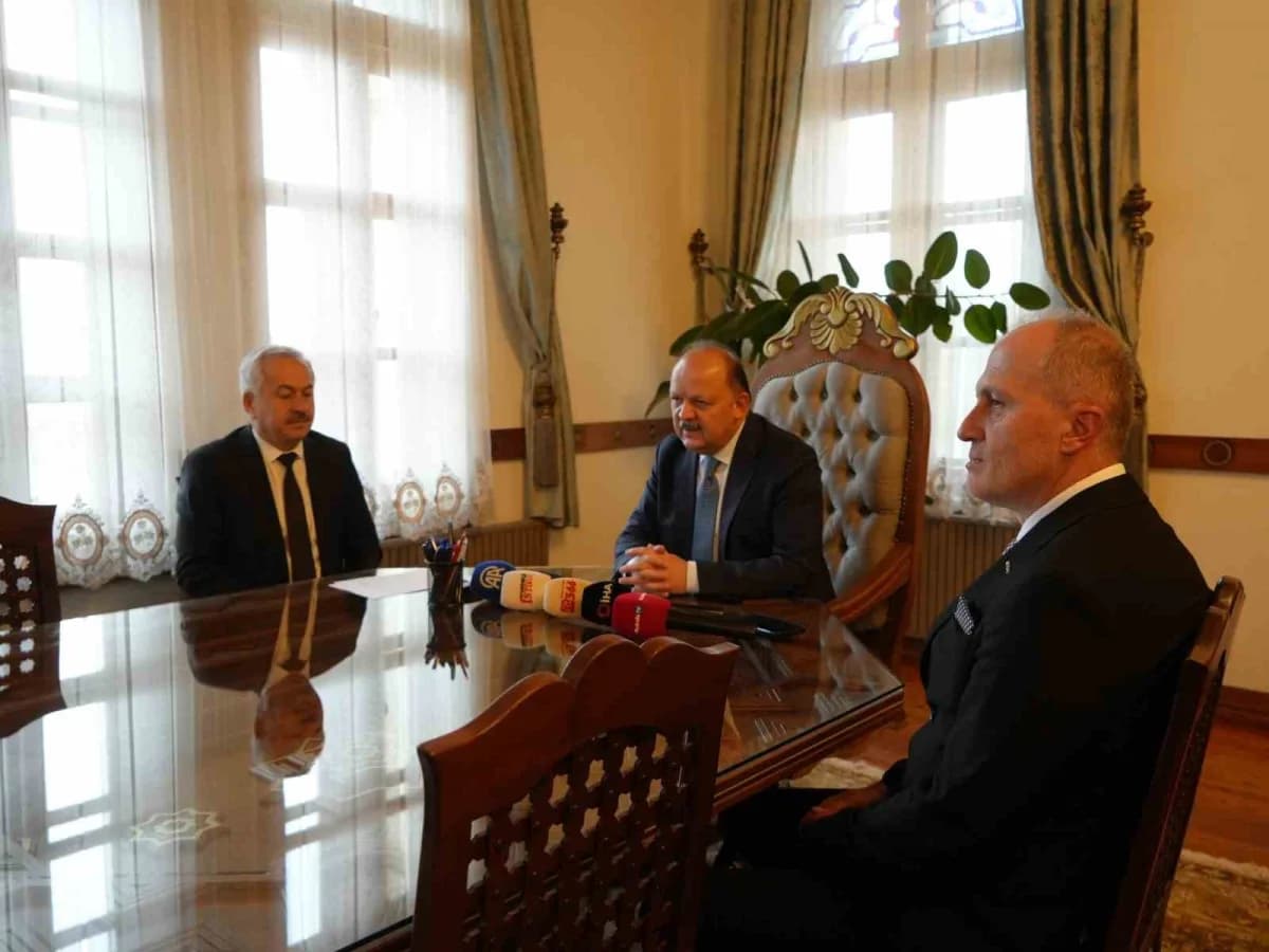 Kastamonu’da evlilik kredisinden faydalanan çiftlere çocukları için temel ihtiyaç desteği sağlanıyor