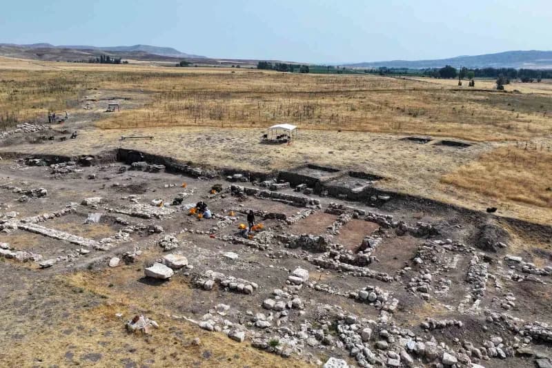 Sivas’ın Yıldızeli ilçesindeki Kayalıpınar Antik Kenti’nde bu yıl yapılan Kazılarda Hitit Kralı 2. Tudhaliya dönemine ai
