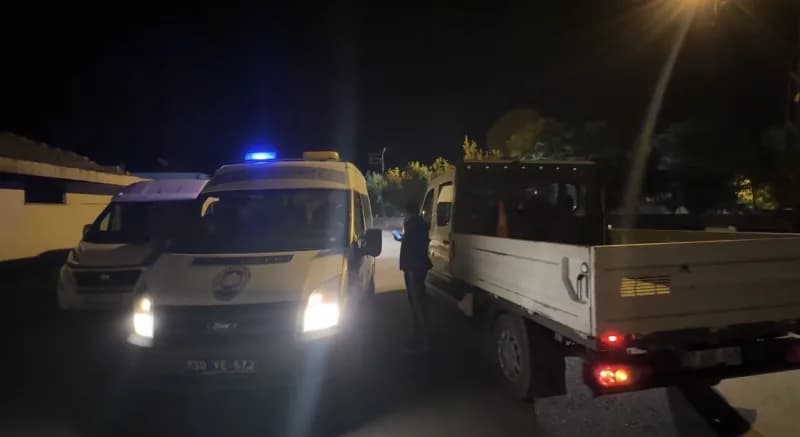 Hakkari’nin Yüksekova ilçesinde, akşam saatlerinde kaybolan ve 10 saatlik endişeli bekleyişin ardından bir kamyonetin ka