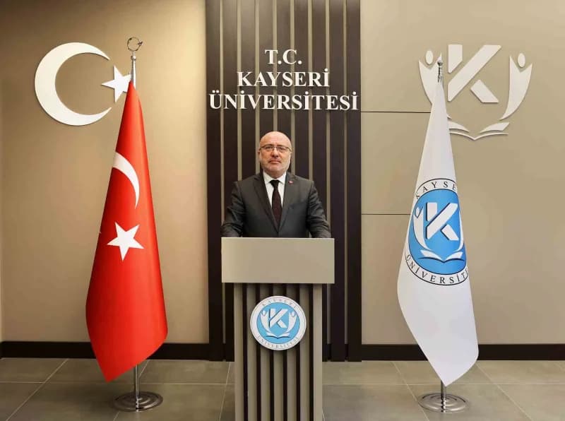 Kayseri Üniversitesi (KAYÜ) Rektörü Prof. Dr. Kurtuluş Karamustafa, 29 Ekim Cumhuriyet Bayramı münas