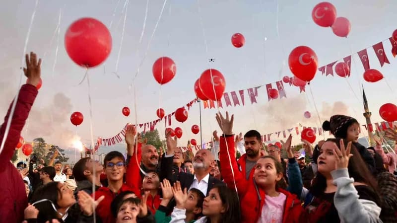 Kayseri protokol üyeleri 29 Ekim Cumhuriyet Bayramı mesajları yayımladı