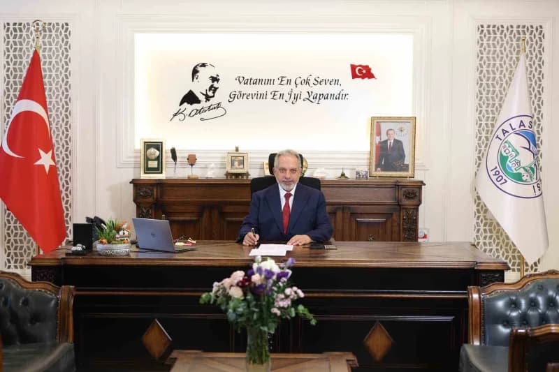 Talas Belediye Başkanı Mustafa Yalçın, Cumhuriyet’in ilanının 103. Yıl dönümü dolayısıyla yayımladığ