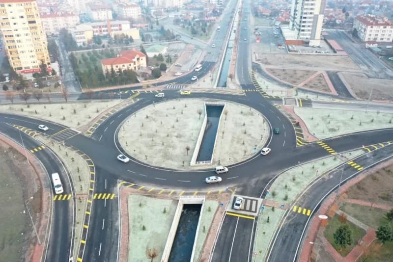 Kocasinan Belediyesi, şehir içi ulaşımda trafik yoğunluğunu azaltmak, ulaşım güvenliğini artırmak ve sürücülere daha kon