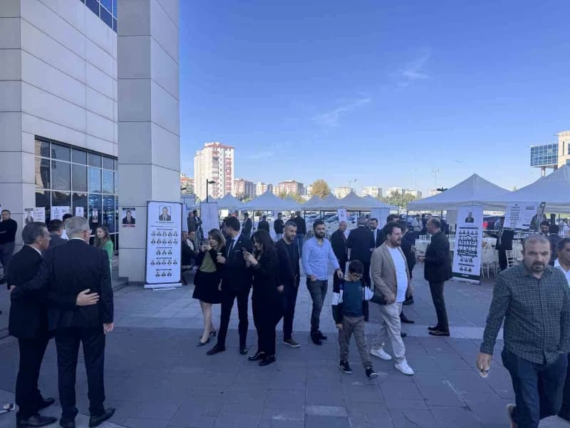 Kayseri Barosu’nda 3 adayın yarıştığı başkanlık seçimleri başladı. Baroya kayıtlı avukatlar yeni başkanlarını seçmek içi