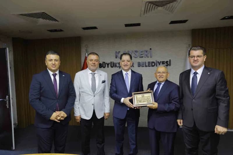 Kayseri Büyükşehir Belediye Başkanı Dr. Memduh Büyükkılıç; Türkiye-Irak Sanayicileri ve İş İnsanları Derneği (TİSİAD) Yö