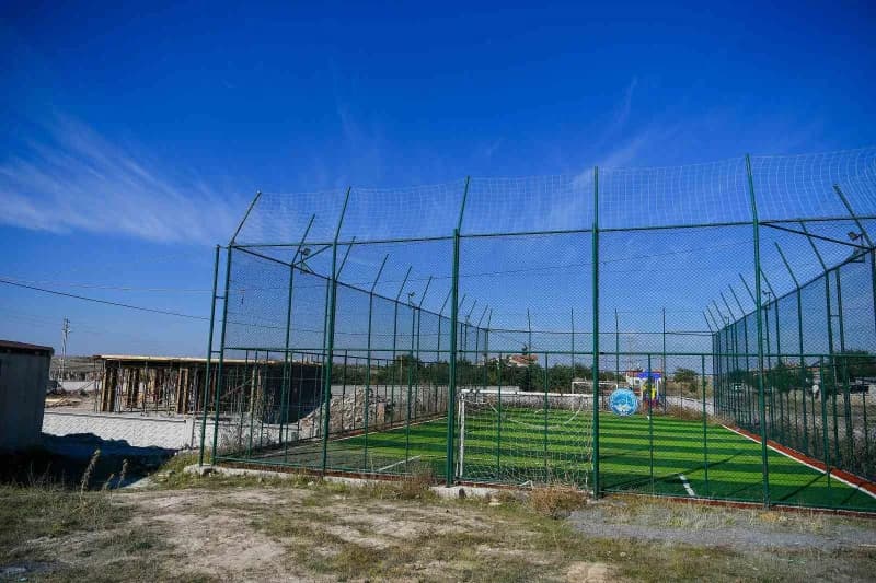 Kayseri Büyükşehir Belediyesi tarafından Develi ve Yeşilhisar ilçelerinde yapılan sosyal tesis inşaa