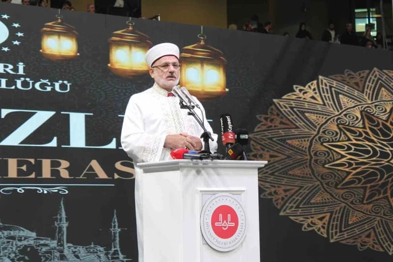 Diyanet İşleri Başkan Yardımcısı Osman Şahin de eğitimin önemine değinerek; "Bugün Kayseri gerçekten
