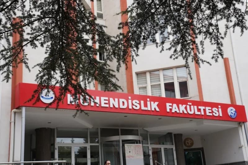 Kayseri Ticaret Borsası (KTB); erciyes Üniversitesi (ERÜ) Gıda Mühendisliği Bölümü ile gerçekleştirdiği iş birliği kapsa