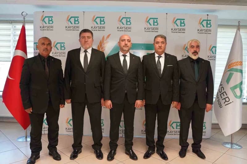 Kayseri Ticaret Borsası’nda (KTB) gerçekleştirilen seçimlerin ardından Yönetim Kurulu Başkanı ve üyeleri, TOBB delegeler