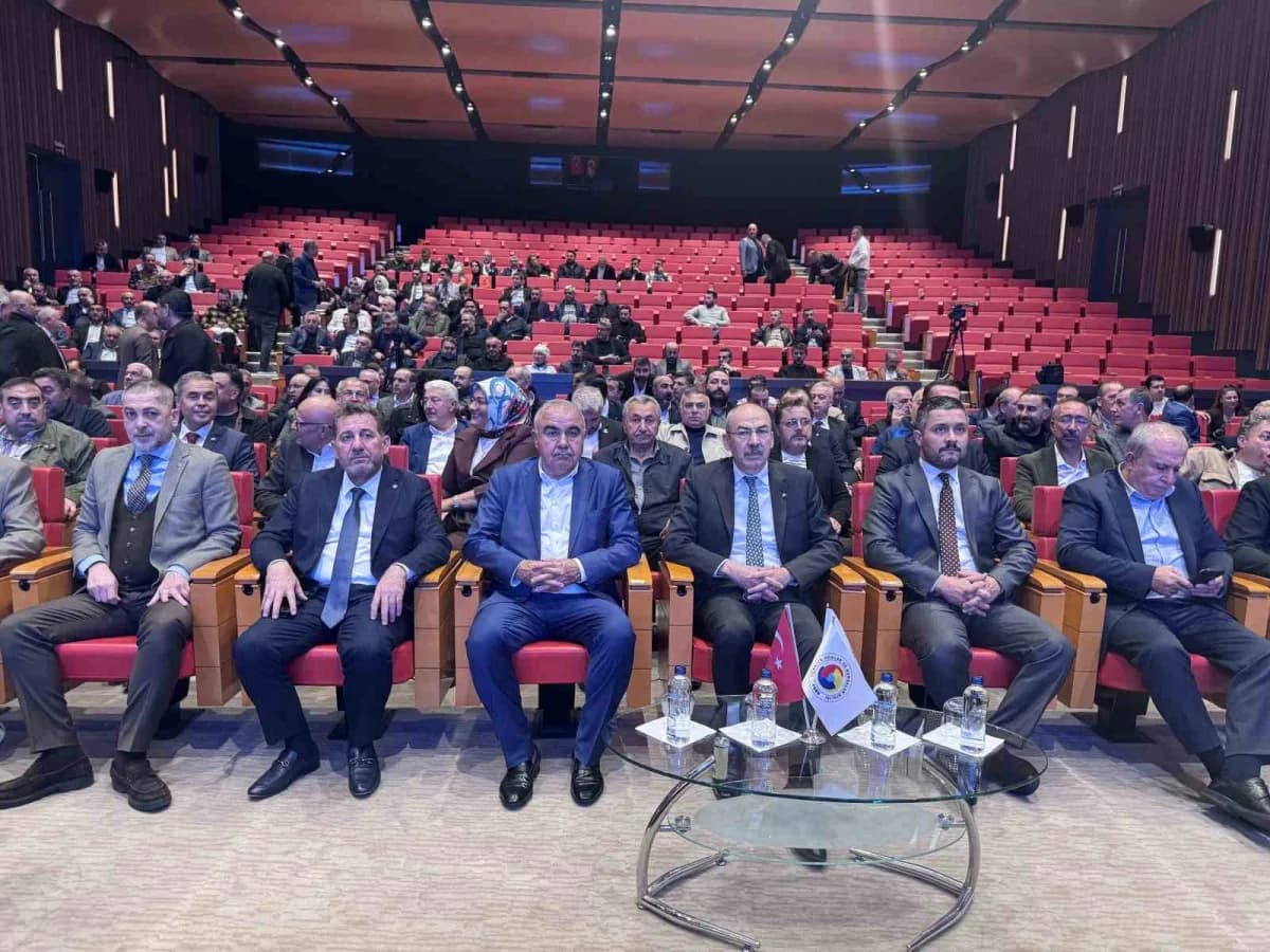 Kayseri Ticaret Odası’nda yapılan seçimli genel kurulun ardından yeni dönemin ilk Meclis Toplantısı