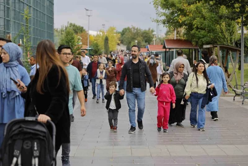 Kayseri Büyükşehir Belediyesi’nin 4 Ekim Dünya Hayvanları Koruma Günü dolayısıyla Anadolu Harikalar Diyarı Hayvanat Bahç