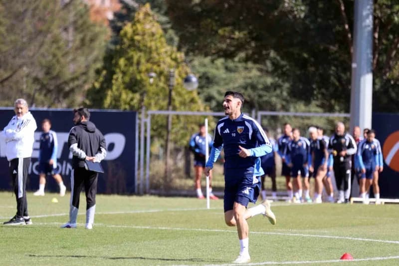 Kayserispor, ligin 12. Haftasında deplasmanda karşılaşacağı Pendikspor maçının hazırlıklarını sürdür