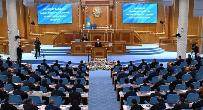 Kazakistan Cumhurbaşkanı Kasım Cömert Tokayev nükleer enerji santrali hakkında konuşuyor