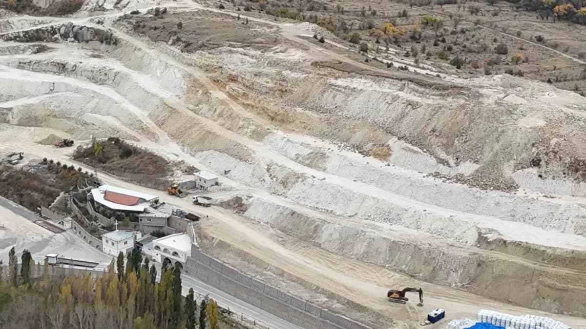 Nevşehir’in Ürgüp ilçesinde Bentonit madenini işleyerek kedi kumu üreten Bentaş Bentonit AŞ, üretimi