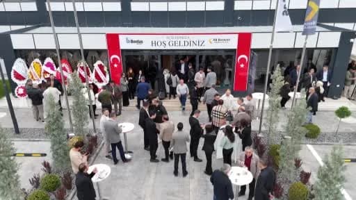 Nevşehir Ürgüp’te bentonit madeninden kedi kumu üreten Bentaş Bentonit fabrikası dış görünümü