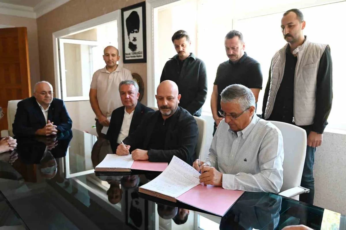 Kemer Belediyesi Personel Limited Şirketi ile DİSK Genel İş Sendikası arasında toplu İş sözleşmesi imzalandı. 31 Ekim 20