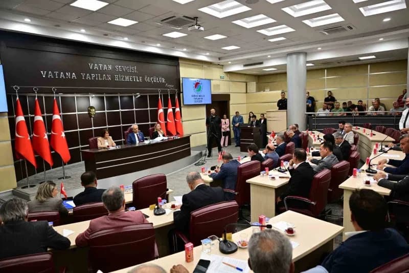 Kepez Belediyesi Meclisi’nin Ekim ayı olağan toplantısında; yaşlılara yönelik çalışmalar, şehitlerin isimlerinin Kepez’d