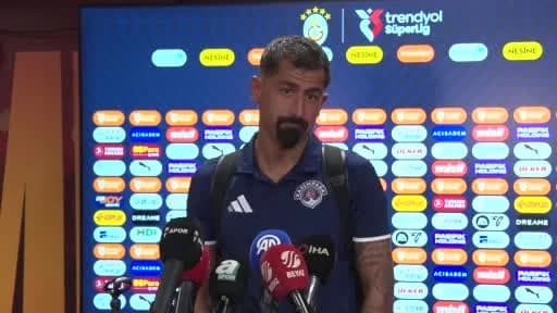 Kerem Demirbay maç sonrası açıklama yaparken
