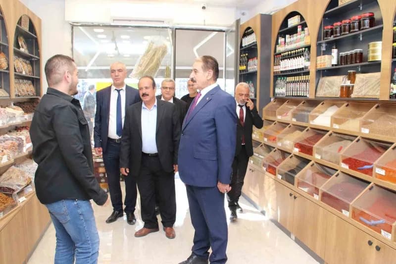 Malatya yeni çarşıda iş yeri açan esnaf ve MESOB Başkanı Şevket Keskin ziyaretleri