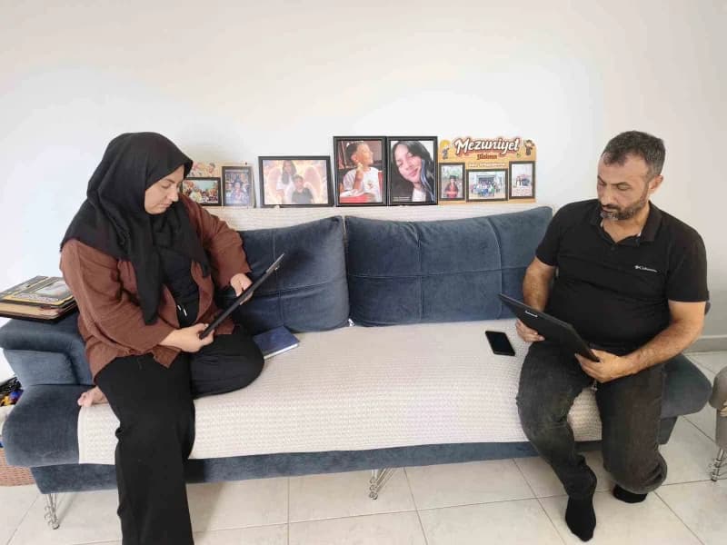 Kıbrıs dönüşü batan gemide 2 evladı kaybolan anne Ayten Biçer acı içinde konuşuyor