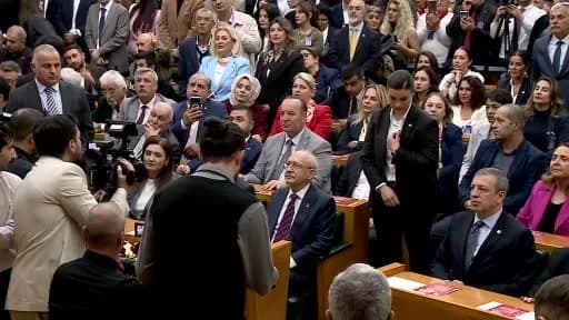 CHP Genel Başkanı Kemal Kılıçdaroğlu TBMM Grup Toplantısında konuşma yaparken